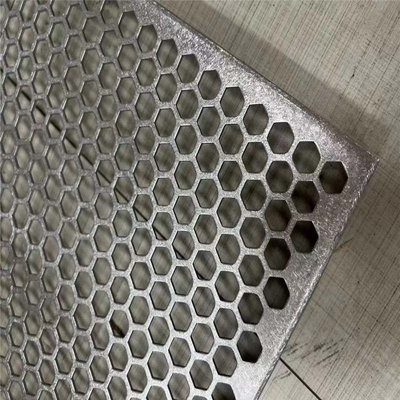 600X600 Panel Aluminium Fasad Logam Berlubang Heksagonal Untuk Bangunan Cladding