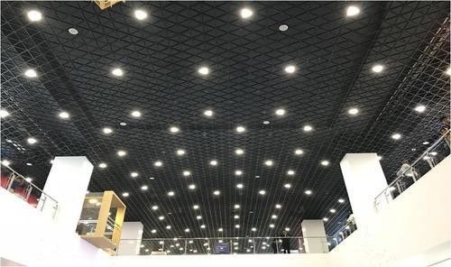 Lantai langit-langit logam sel terbuka segitiga Lantai langit-langit grille logam aluminium