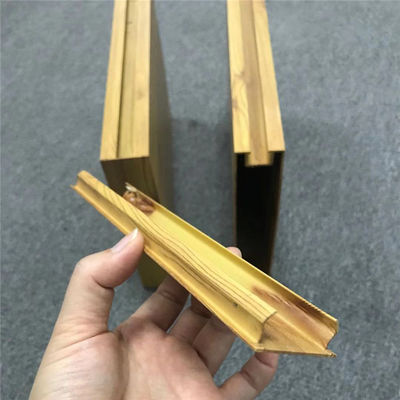 Desain Butiran Kayu Langit-Langit Logam Aluminium Baffle Kotak Terus-Menerus