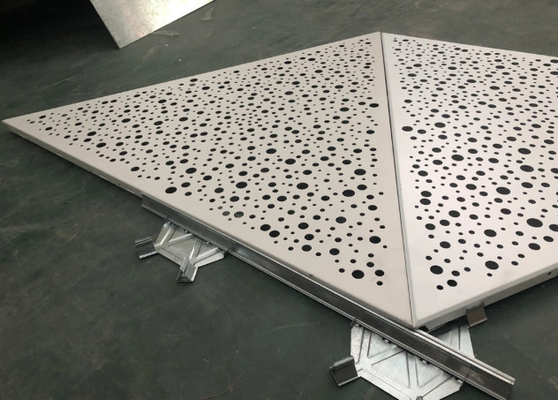Plafon Logam Aluminium Berlubang ISO9001 Untuk Proyek Bandara