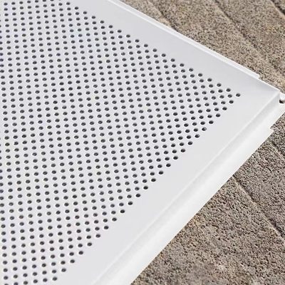 300x300mm Punching Gusset Plate Metal Ceiling Tiles Untuk Gedung Kantor