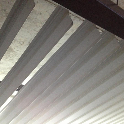 Kedap Suara A Layar Aluminium Metal Ceiling 21x3000mm Powder Coating