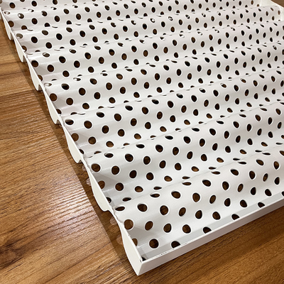 Sine Wave 600x630x2.0mm Panel Bergelombang Aluminium Dengan Perforasi Diameter 10mm
