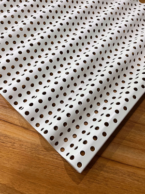 Sine Wave 600x630x2.0mm Panel Bergelombang Aluminium Dengan Perforasi Diameter 10mm