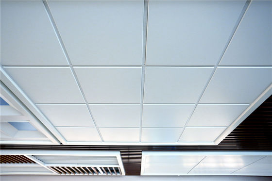 600x600mm Aluminium Berbaring Di Plafon Tebal 0,5mm Untuk Pusat Konvensi