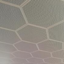 Metro Station Aluminium Hexagonal Clip-In Ceiling Tebal 0,7mm Mudah Dibongkar