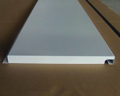 Kait Aluminium Kekerasan Tinggi Di Langit-Langit 1500 * 4000 * 25mm Untuk Stasiun Metro