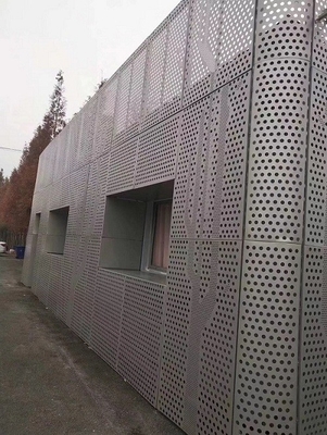 Panel Aluminium Berlubang 1600x6000mm Untuk Tahan Asam Stasiun Metro