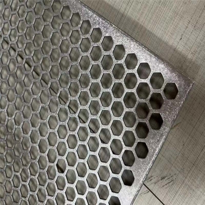 600X600mm Panel Aluminium Fasad Logam Berlubang Heksagonal Untuk Bangunan Cladding