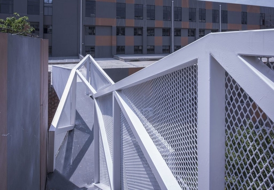 Pengurangan Kebisingan Aluminium Metal Expanded Mesh Panel Untuk Bangunan Pabrik