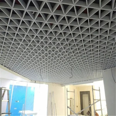 Plafon Plafon Logam Aluminium Bandara 100 * 100 * 100 Plafon Sel Terbuka Segitiga
