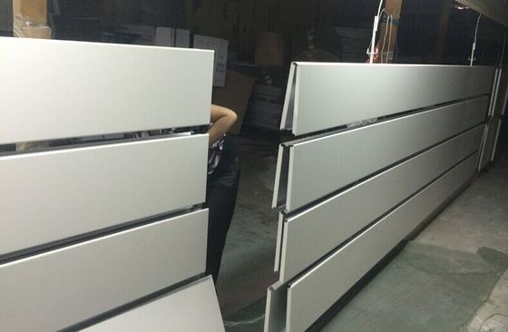 Plafon Strip Aluminium C Tahan Api Untuk Dekorasi pusat perbelanjaan