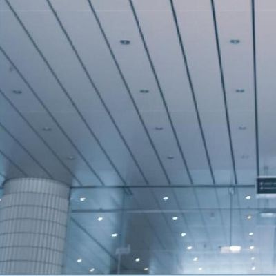 Plafon Strip Aluminium C Tahan Api Untuk Dekorasi pusat perbelanjaan